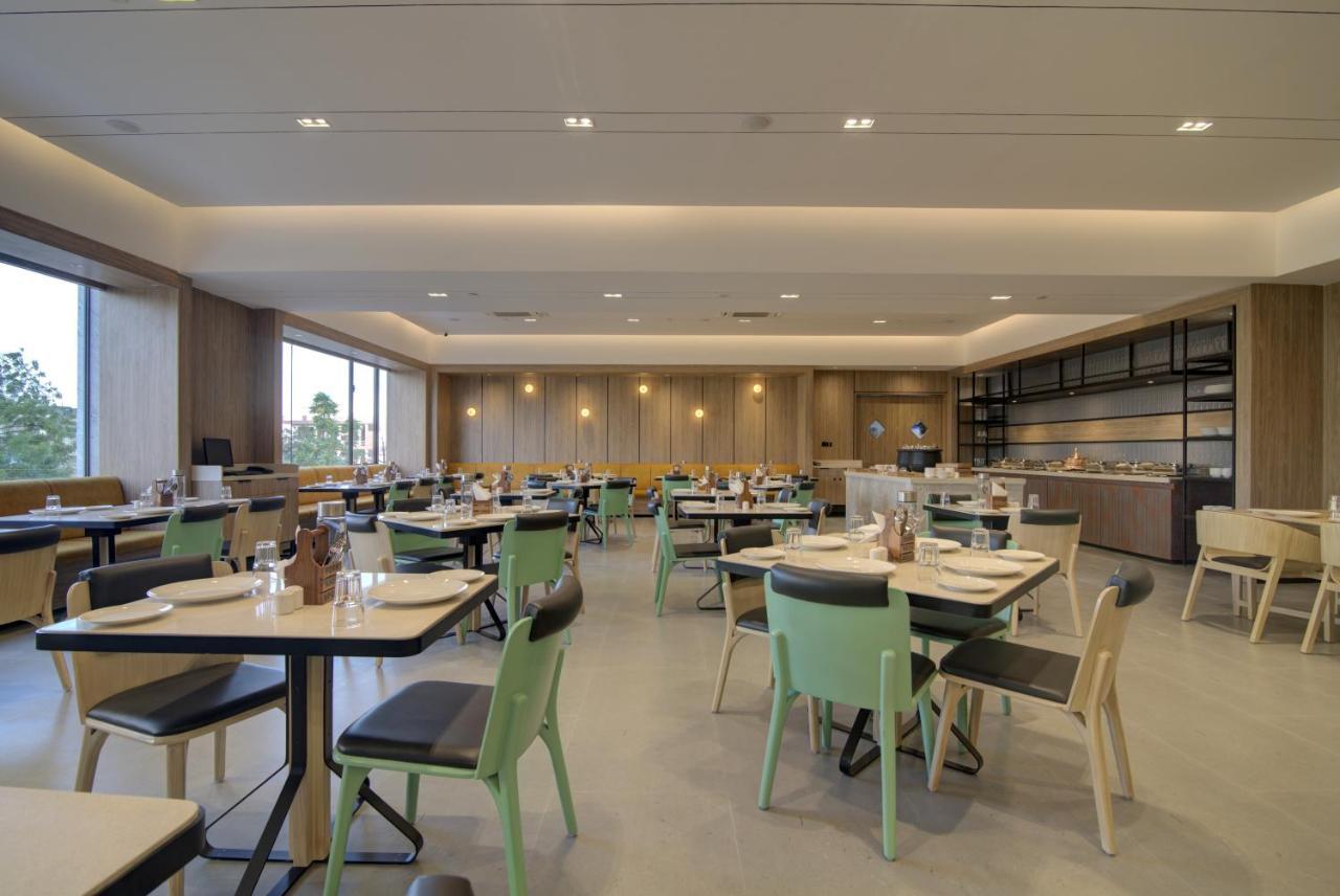 7 Apple Hotel Pratap Nagar, Jaipur Exterior photo